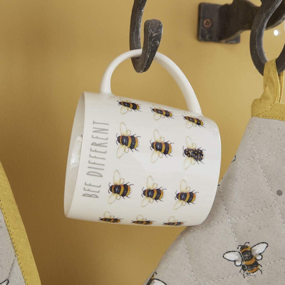 Cooksmart - Bumble Bees - China Barrel Mug - Bee Different